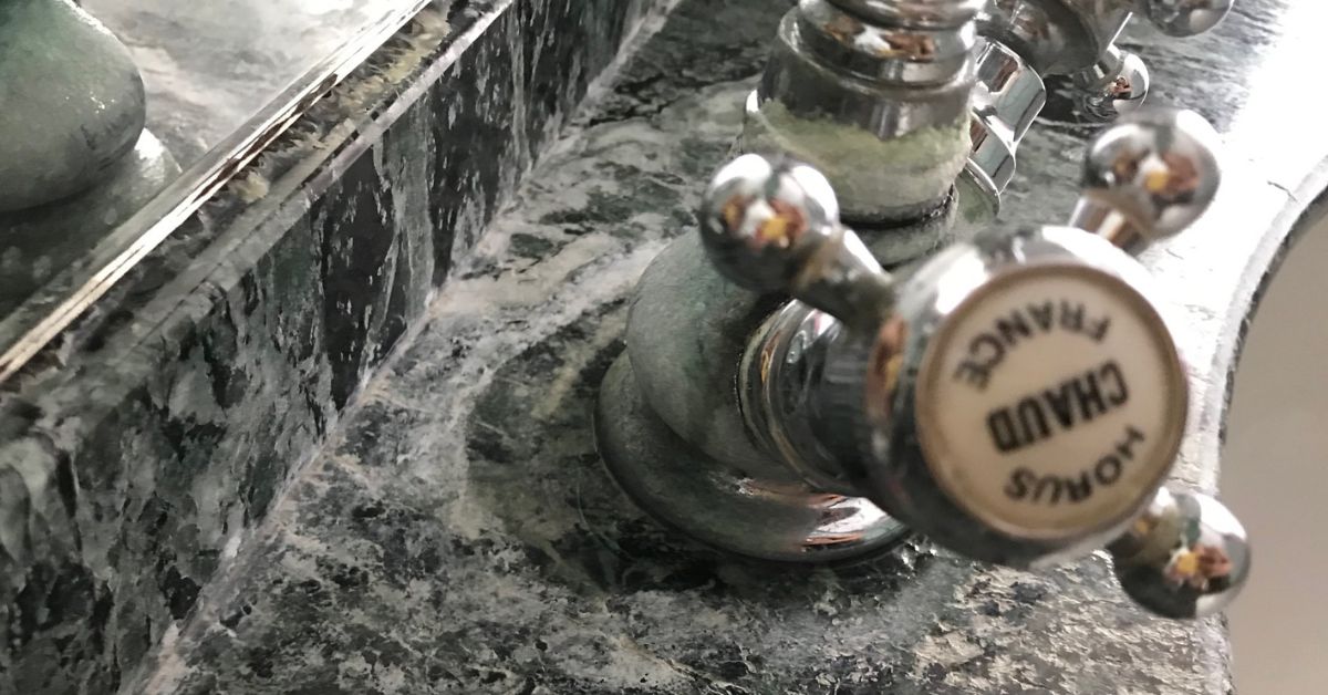 I dettagli che gli ospiti notano e che fanno sembrare la casa trascurata I dettagli che gli ospiti notano e che fanno sembrare la casa trascurata