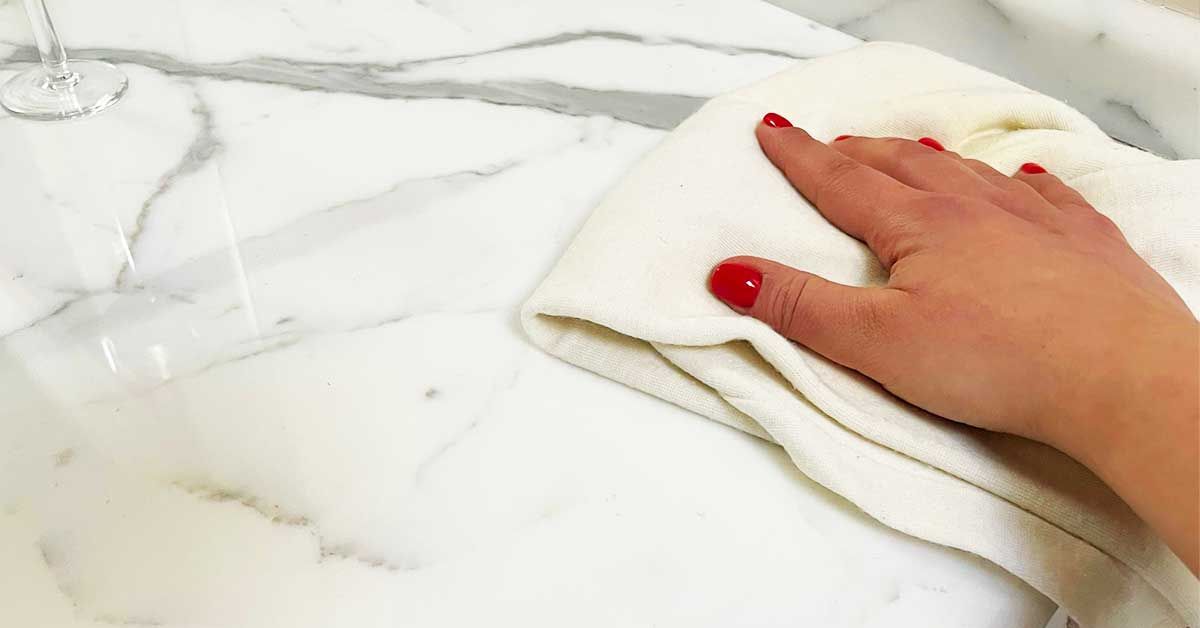 Le cause della comparsa di aloni sul marmo appena lavato Le cause della comparsa di aloni sul marmo appena lavato