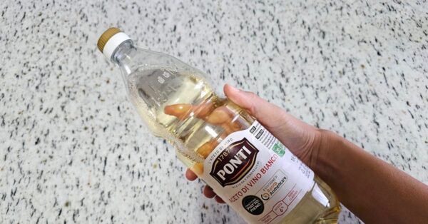 Le superfici di casa che l’aceto rovina invece di pulire