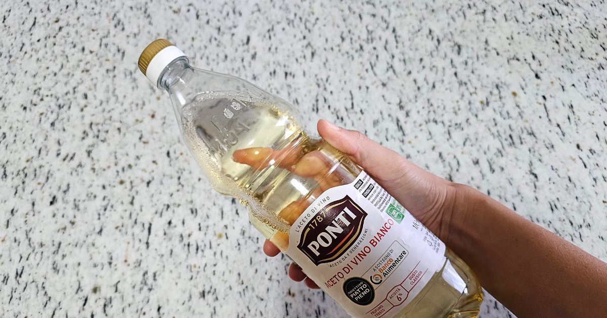 Le superfici di casa che l’aceto rovina invece di pulire Le superfici di casa che l’aceto rovina invece di pulire