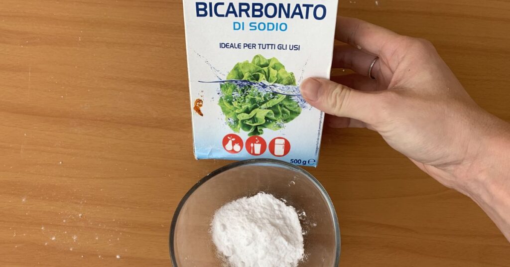 Come sciogliere le incrostazioni del microonde in pochi minuti