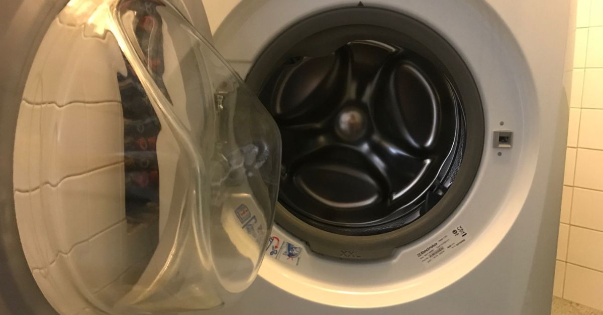 I panni escono macchiati dalla lavatrice per colpa di un residuo nascosto I panni escono macchiati dalla lavatrice per colpa di un residuo nascosto