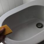 I passaggi per pulire il bidet a specchio senza rovinare lo smalto