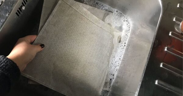 L’ingrediente che scioglie il grasso dalla cappa senza fatica