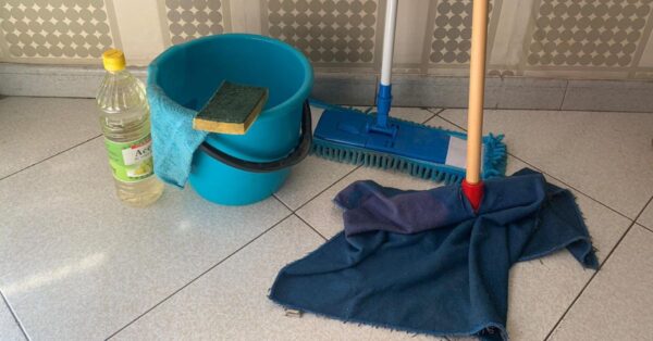 Quando scope, mocio e aspirapolvere sporcano invece di pulire