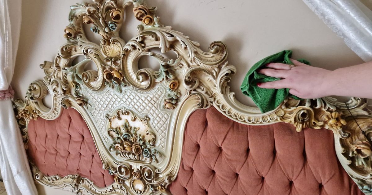 Quanto sporco si nasconde davvero nella testiera del letto Quanto sporco si nasconde davvero nella testiera del letto