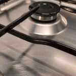 Il metodo della farina per lucidare rubinetti e acciaio