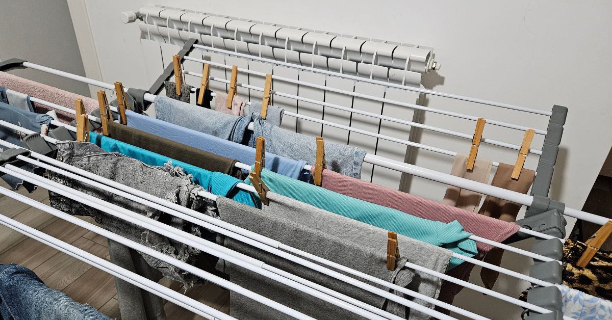 Gli errori nel momento di stendere i panni che causano il cattivo odore Gli errori nel momento di stendere i panni che causano il cattivo odore