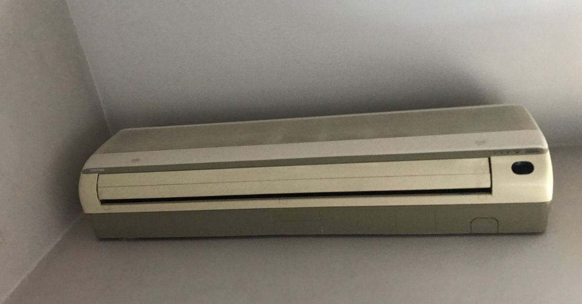 I punti invisibili del salotto che nessuno pulisce mai e dove si annida lo sporco I punti invisibili del salotto che nessuno pulisce mai e dove si annida lo sporco