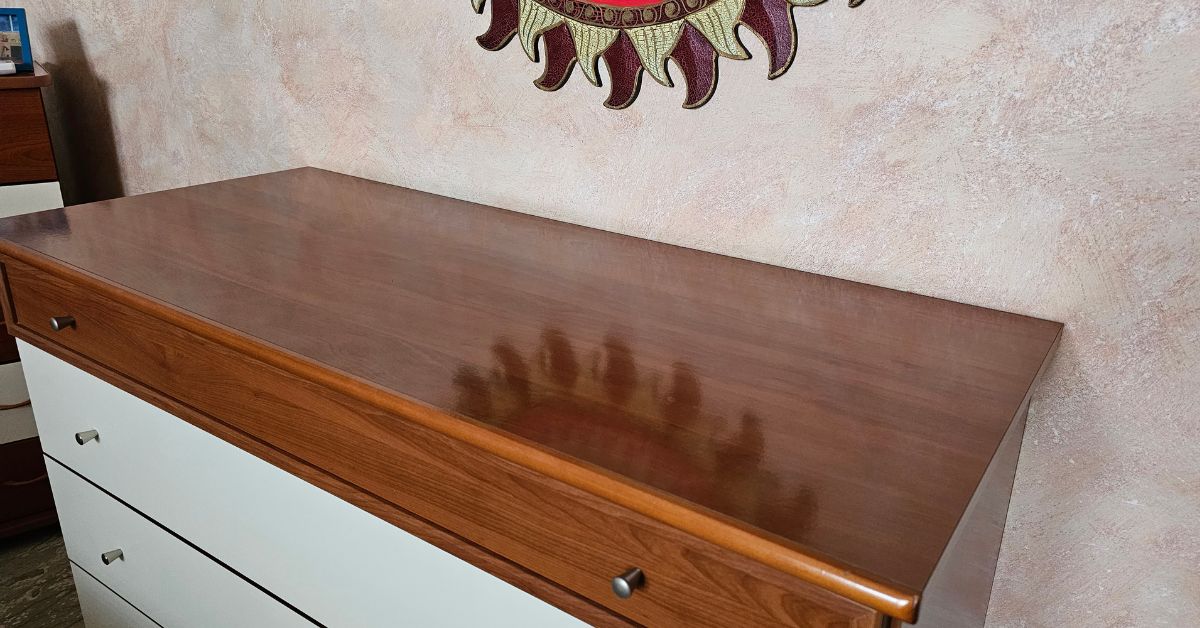 Perché le superfici lucide sembrano sempre sporche anche dopo averle appena pulite Perché le superfici lucide sembrano sempre sporche anche dopo averle appena pulite