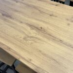 Il trucco del phon per eliminare gli aloni bianchi di calore dal tavolo in legno