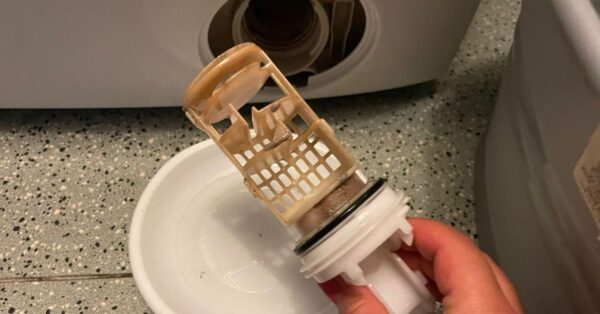 Cosa succede se non pulisci mai il filtro della lavatrice