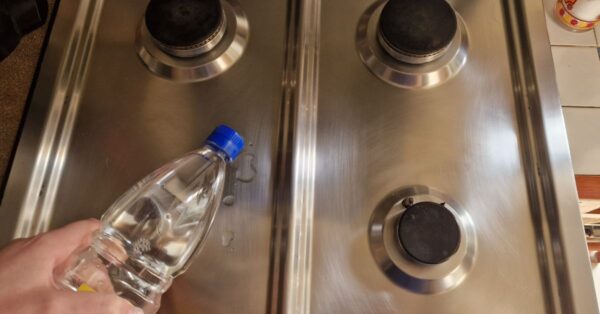 Acciaio inox splendente con rimedi semplici che hai già in casa