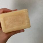 Scaglie di sapone di Marsiglia per creare uno sgrassatore multiuso