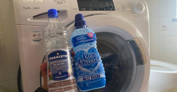 Aceto insieme all’ammorbidente ecco cosa succede al bucato