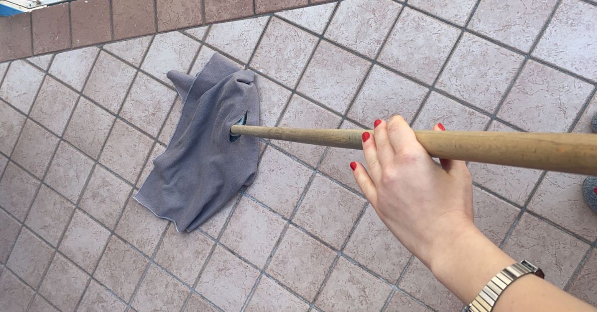 Il metodo per lavare i pavimenti senza secchio Il metodo per lavare i pavimenti senza secchio