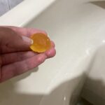 Il trucco del sapone molle nel water contro i cattivi odori