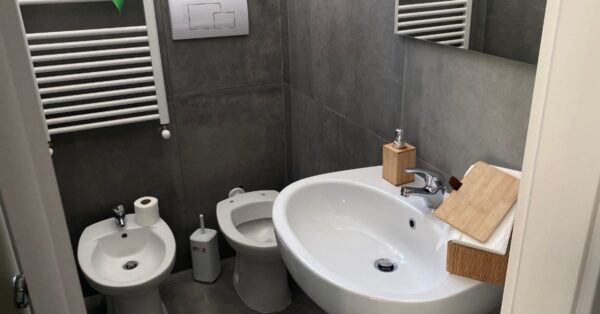 I migliori trucchi per avere un bagno sempre pulito