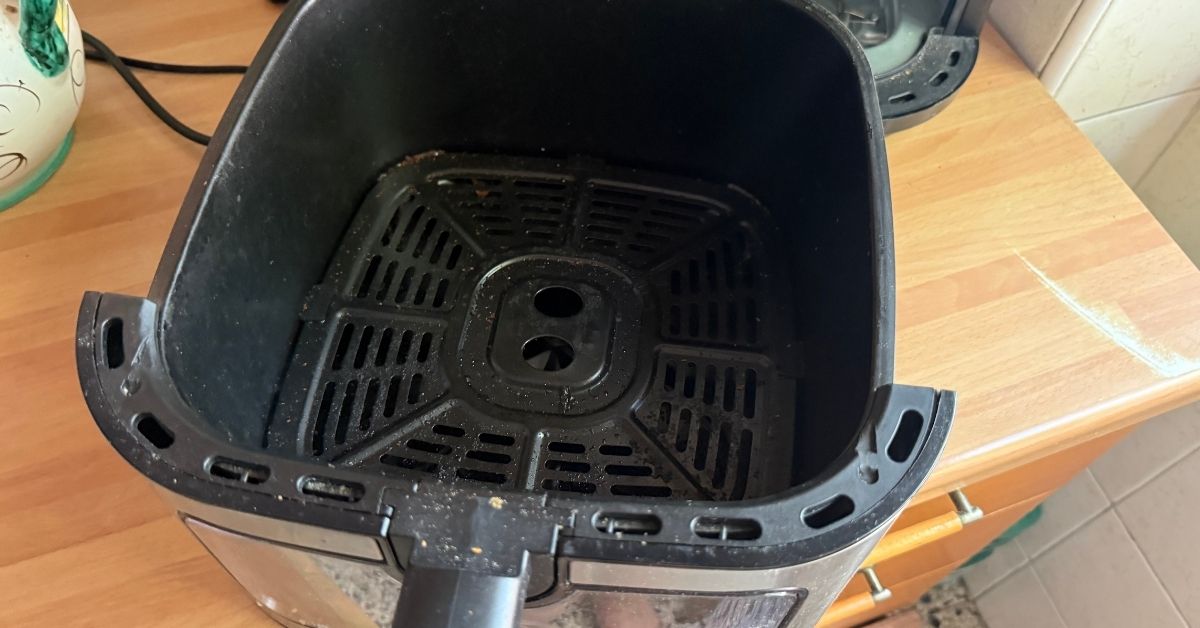 Come sgrassare il cestello della friggitrice ad aria senza strofinare troppo Come sgrassare il cestello della friggitrice ad aria senza strofinare troppo