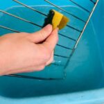 Il modo più semplice per ammorbidire lo sporco sulle griglie del forno