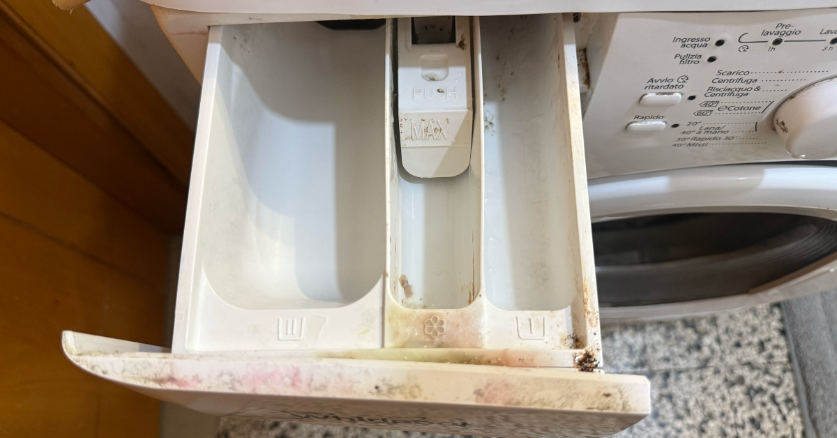 Il cassetto dell’ammorbidente resta viscido anche dopo il risciacquo Il cassetto dell’ammorbidente resta viscido anche dopo il risciacquo